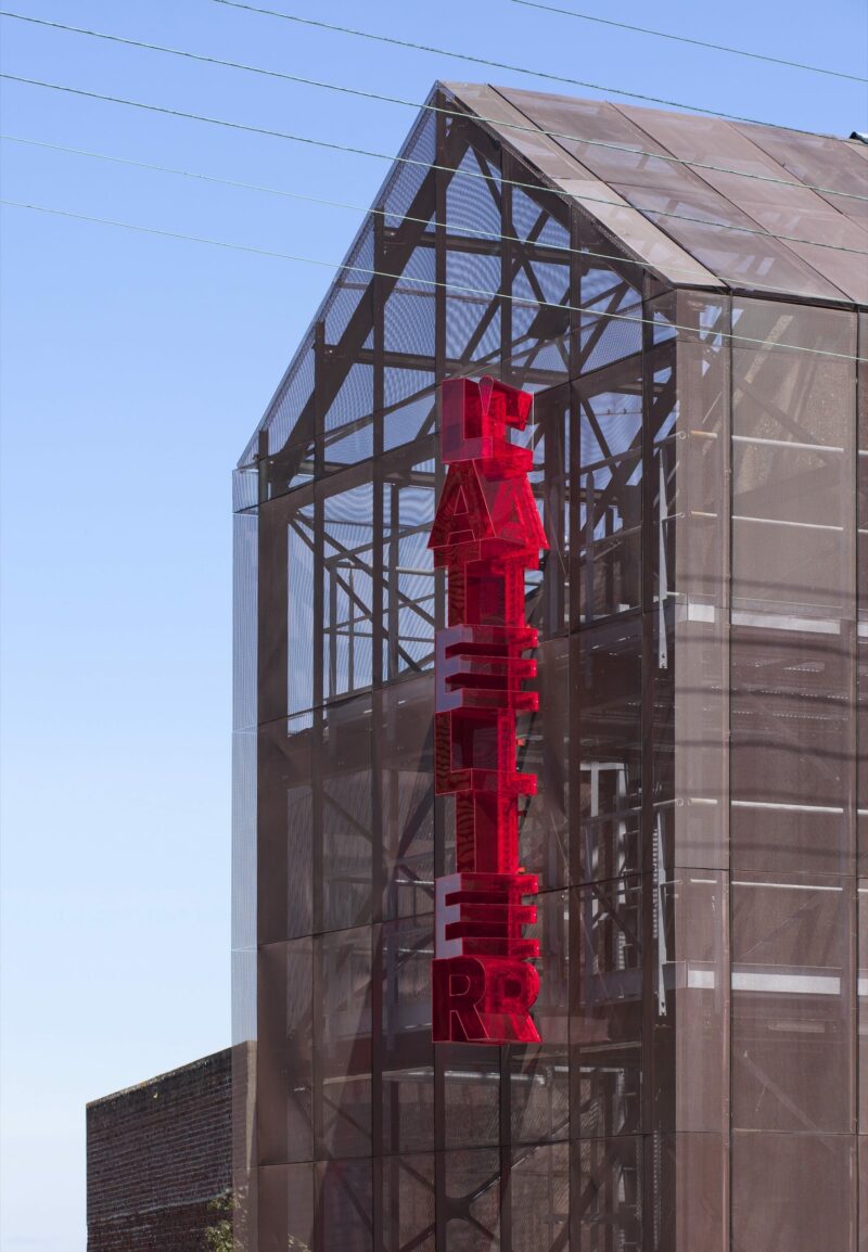 CULT Archétype bardé d’ardoise violine | AAVP Architecture