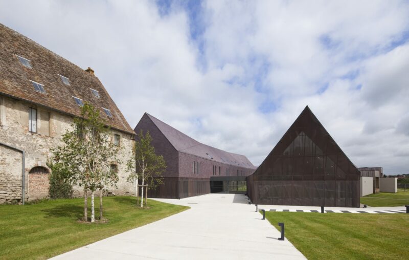 CULT Archétype bardé d’ardoise violine | AAVP Architecture