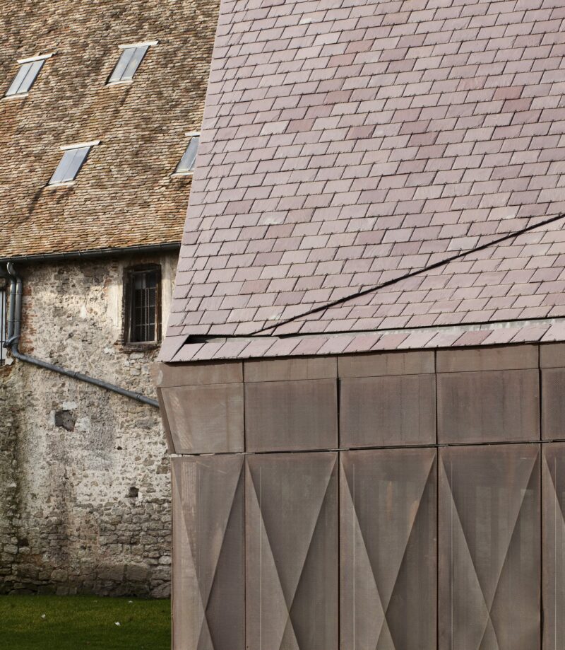 CULT Archétype bardé d’ardoise violine | AAVP Architecture