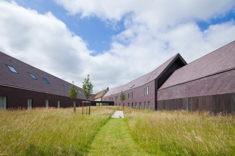 CULT Archétype bardé d’ardoise violine | AAVP Architecture