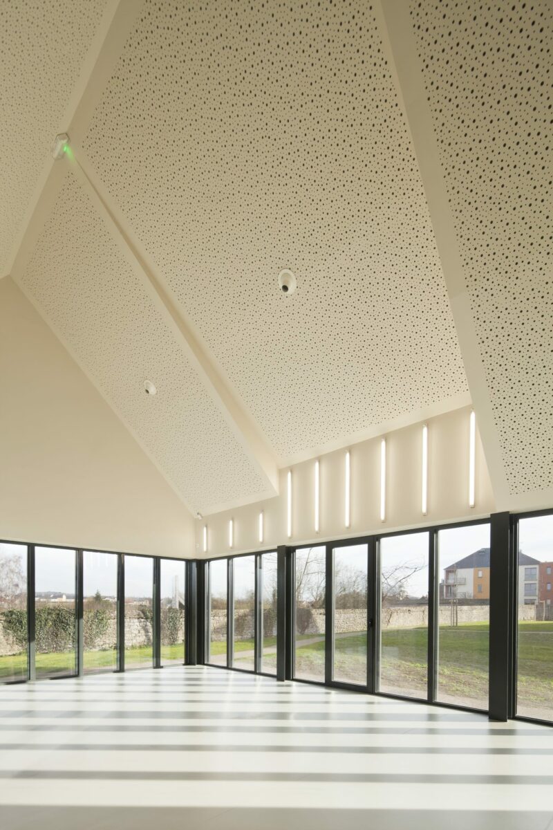 CULT Archétype bardé d’ardoise violine | AAVP Architecture