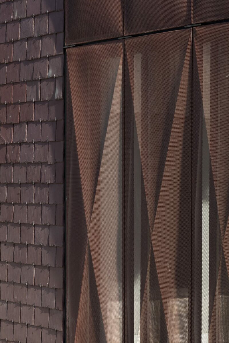 CULT Archétype bardé d’ardoise violine | AAVP Architecture