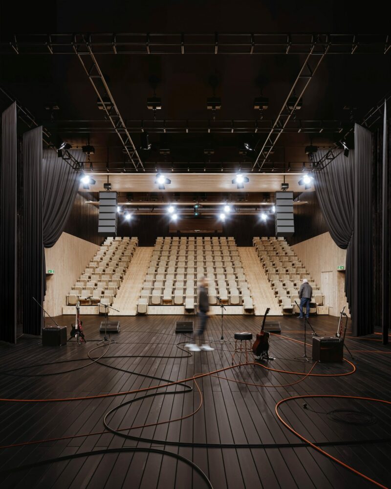 VRAY Un Conservatoire, un château, un parc | AAVP Architecture